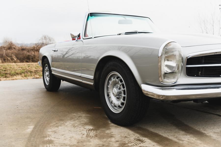Детали экстерьера Mercedes-Benz 280 SL (W113) 1969 года  (EU) (фото 41 из 141)